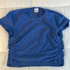 Aritzia cropped royal blue tee